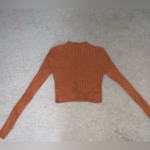 Cropped knit mock neck top